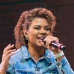 Nívea Soares